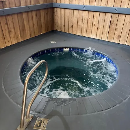 Nampa Inn & Suites